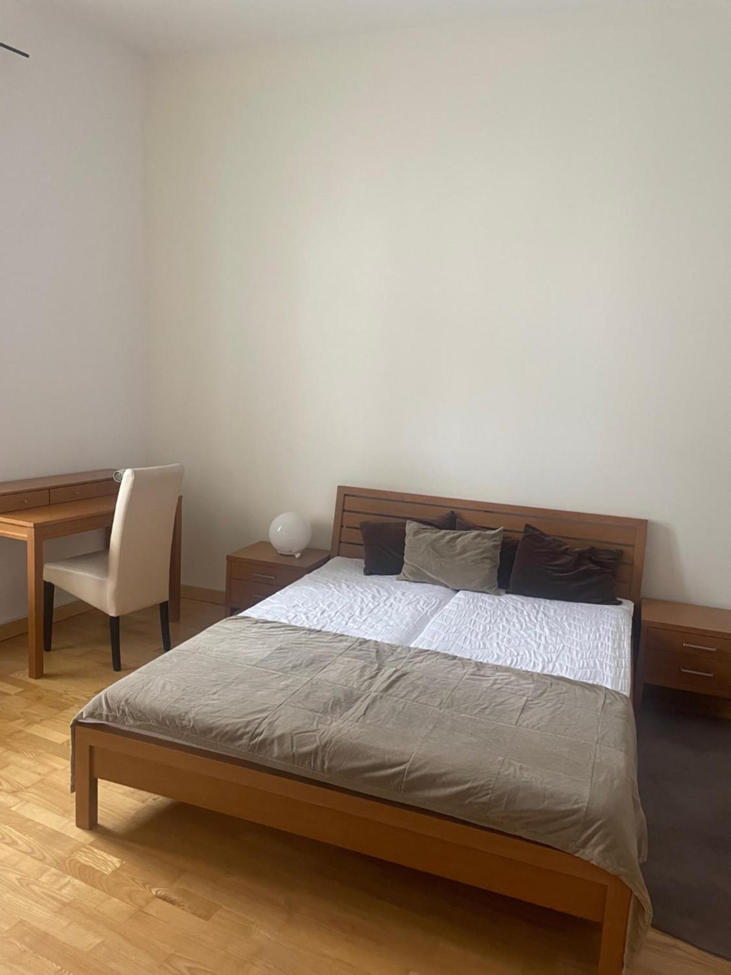 Apartman Pistacia Priame Centrum Bb Banska Bystrica Bagian luar foto